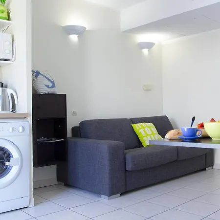 My Casa Magnan - Parking And Pool Apartment
